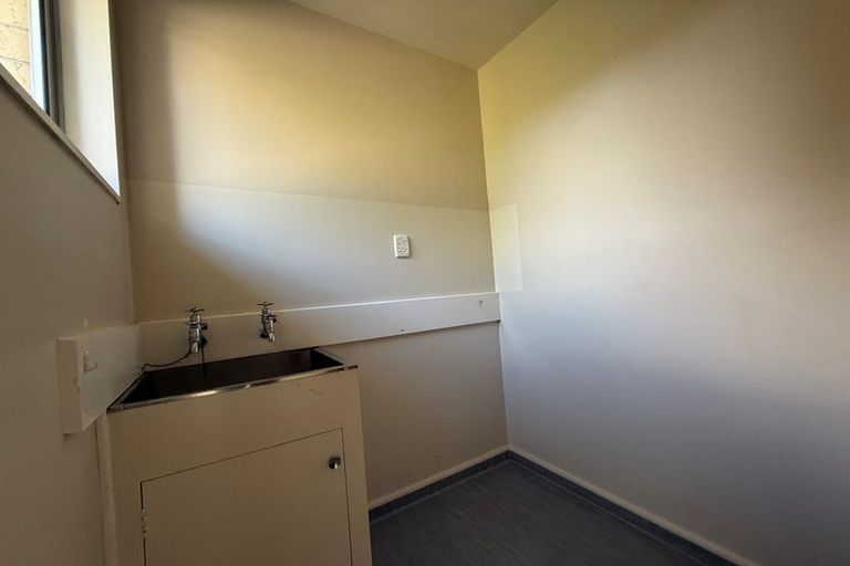 Photo of property in 1/6 Arran Crescent, Woolston, Christchurch, 8062