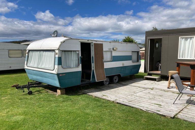 Photo of property in 185 Rangiora Crescent, Matarangi, Whitianga, 3592