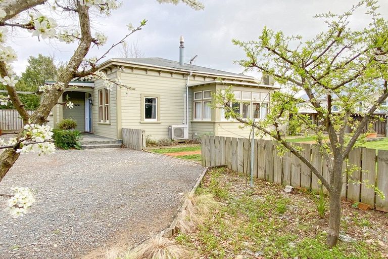 Photo of property in 62 Kent Street, Carterton, 5713