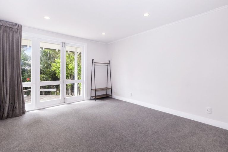 Photo of property in 27 Saltburn Road, Milford, Auckland, 0620