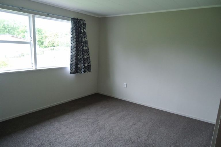 Photo of property in 6 Karaka Street, Inglewood, 4330