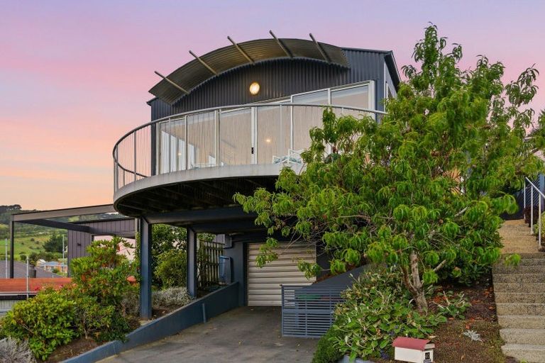 Photo of property in 40 Marine Parade, Macandrew Bay, Dunedin, 9014