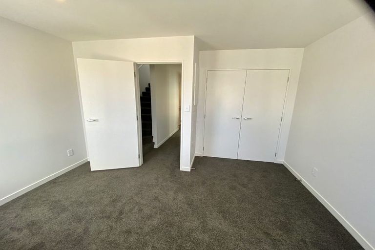 Photo of property in 2/30 Pirie Street, Mount Victoria, Wellington, 6011