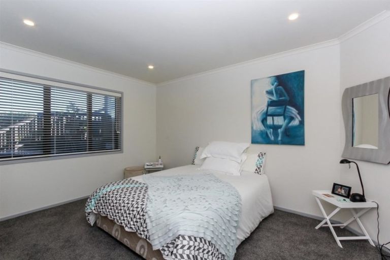 Photo of property in 24 Redwood Crescent, Hurdon, New Plymouth, 4310