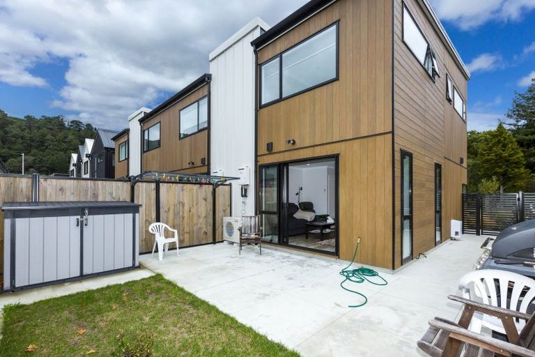 Photo of property in 42 Dahl Drive, Wallaceville, Upper Hutt, 5018