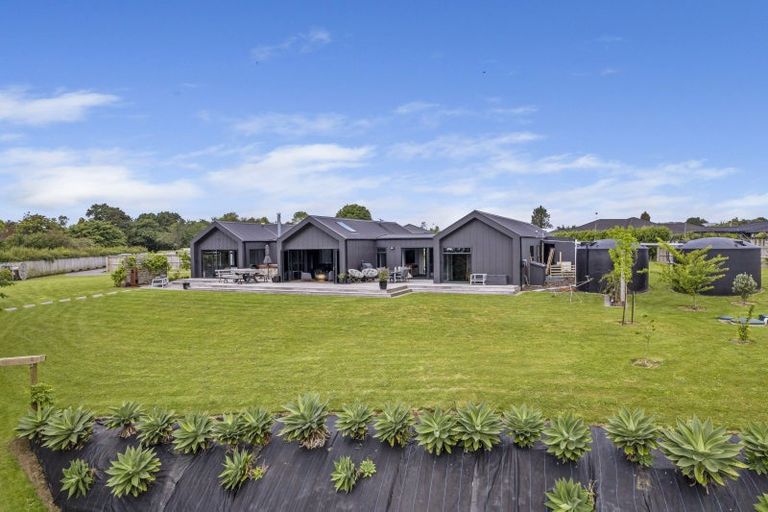 Photo of property in 9b Cross Street, Lepperton, New Plymouth, 4373