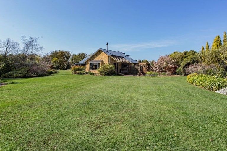 Photo of property in 11 Cedar Place, Amberley, 7410