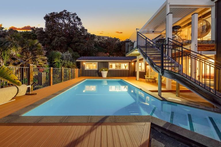 Photo of property in 9 Groves Road, Raumati Beach, Paraparaumu, 5032