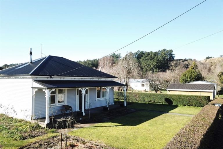 Photo of property in 5 Tekoa Street, Waiau, 7332