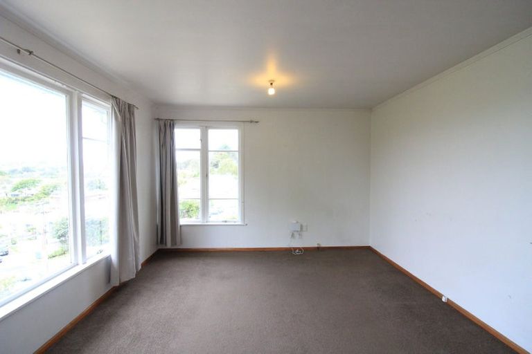 Photo of property in 28 Arapiko Street, Johnsonville, Wellington, 6037