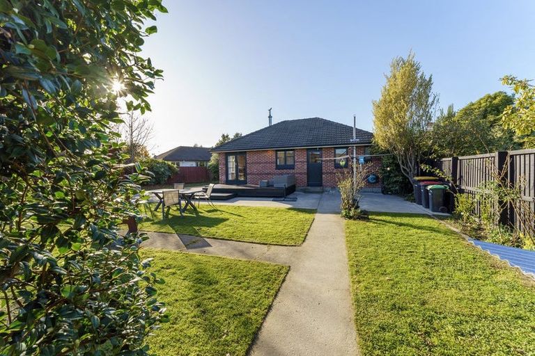 Photo of property in 12 Kyeburn Place, Avonhead, Christchurch, 8042