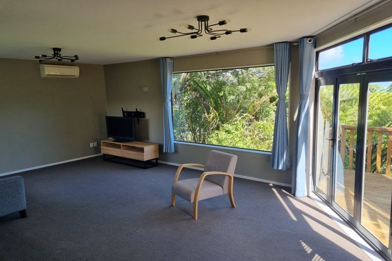 Photo of property in 14 Kekeno Grove, Tirohanga, Lower Hutt, 5010