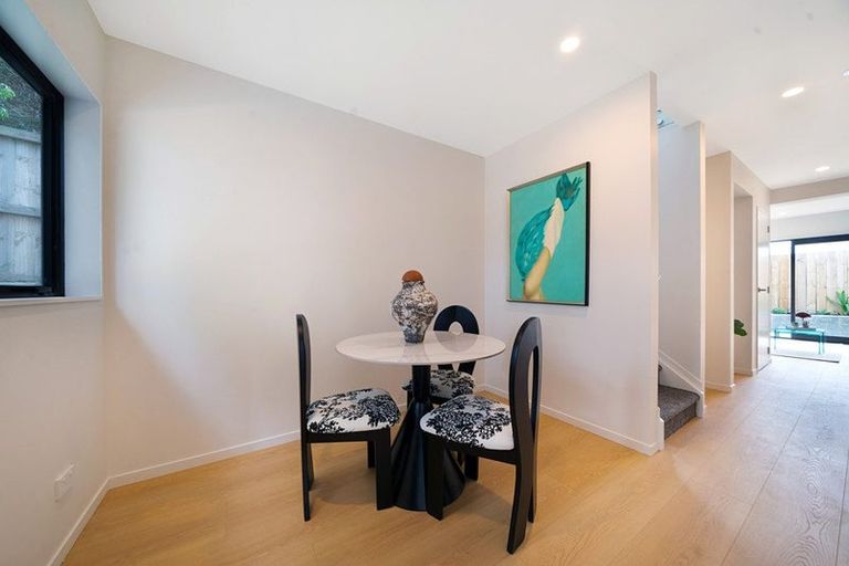 Photo of property in 2/114 Don Buck Road, Massey, Auckland, 0614