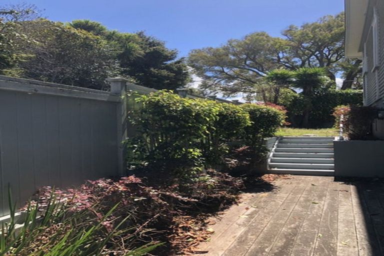 Photo of property in 128 Wheturangi Road, Greenlane, Auckland, 1051