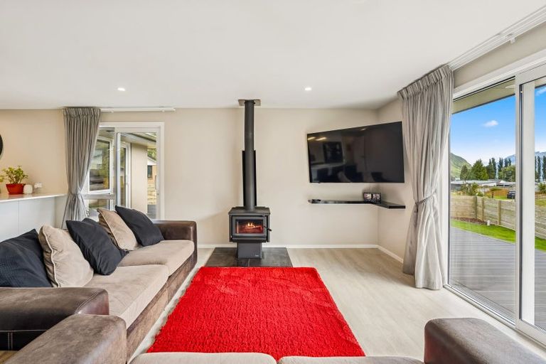 Photo of property in 8 Lakefield Close, Kingston, Athol, 9793