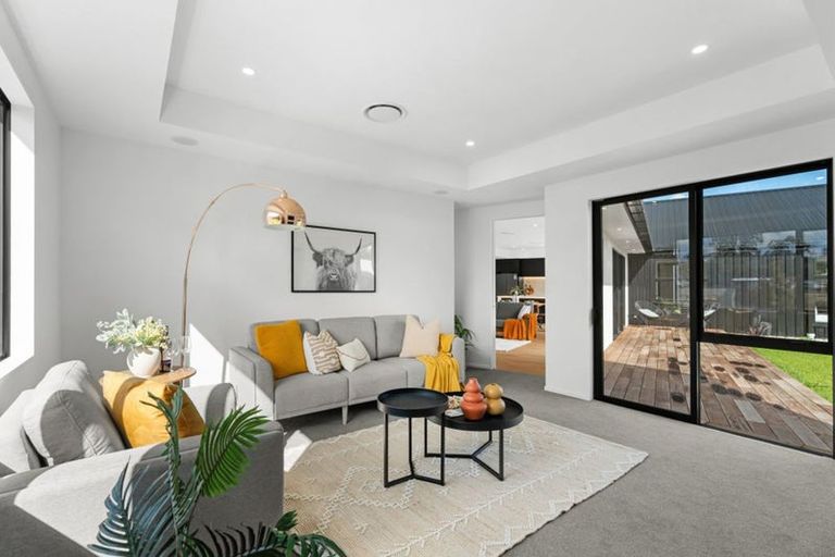 Photo of property in 2 Ferbane Way, Halswell, Christchurch, 8025