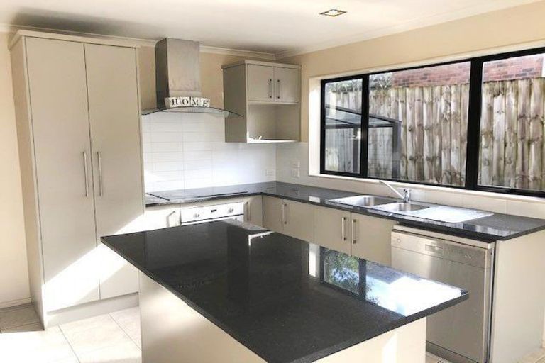 Photo of property in 9 Travis View Drive, Fairview Heights, Auckland, 0632