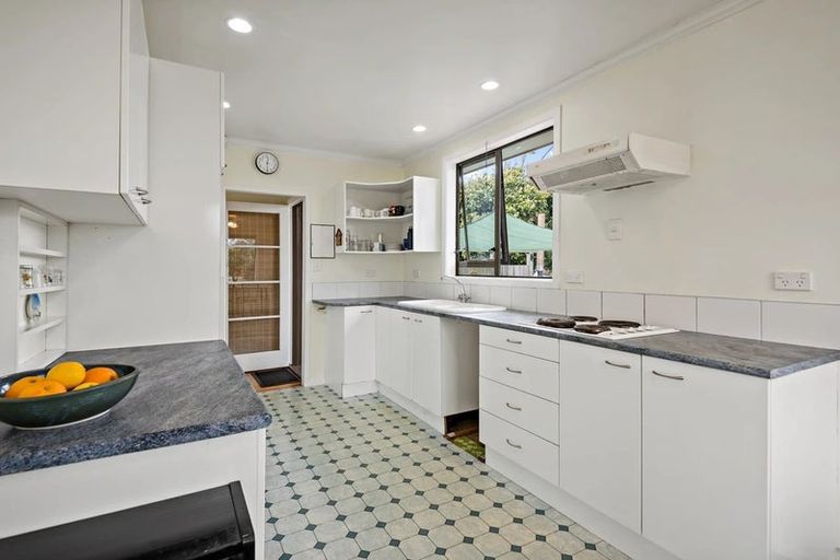 Photo of property in 19 Matapouri Road, Mangere Bridge, Auckland, 2022