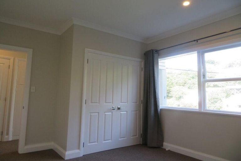 Photo of property in 24 Governor Road, Northland, Wellington, 6012