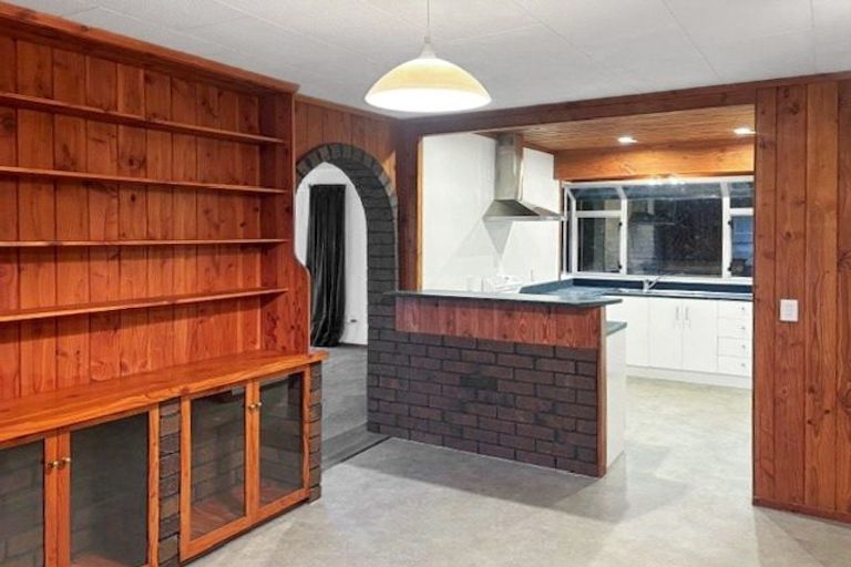 Photo of property in 77 Riverpark Crescent, Henderson, Auckland, 0610