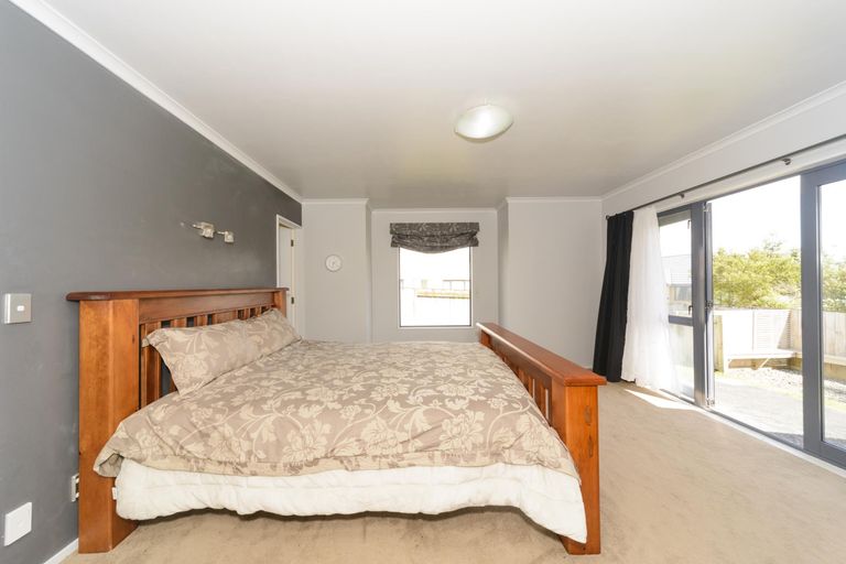 Photo of property in 22 Logan Way, Kelvin Grove, Palmerston North, 4414