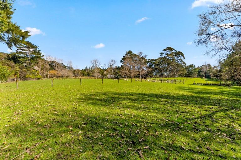 Photo of property in 202 Muriwai Valley Road, Muriwai, Waimauku, 0881