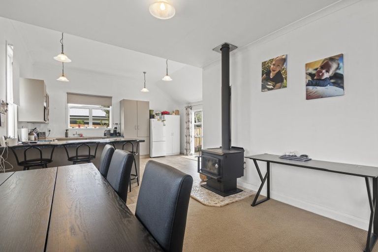 Photo of property in 35 Ross Street, Woodville, 4920