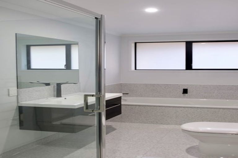 Photo of property in 32 Hitchen Road, Pokeno, 2402