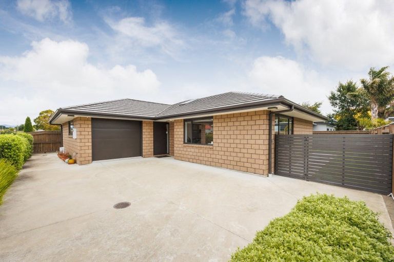 Photo of property in 18 Thomson Street, West End, Palmerston North, 4412