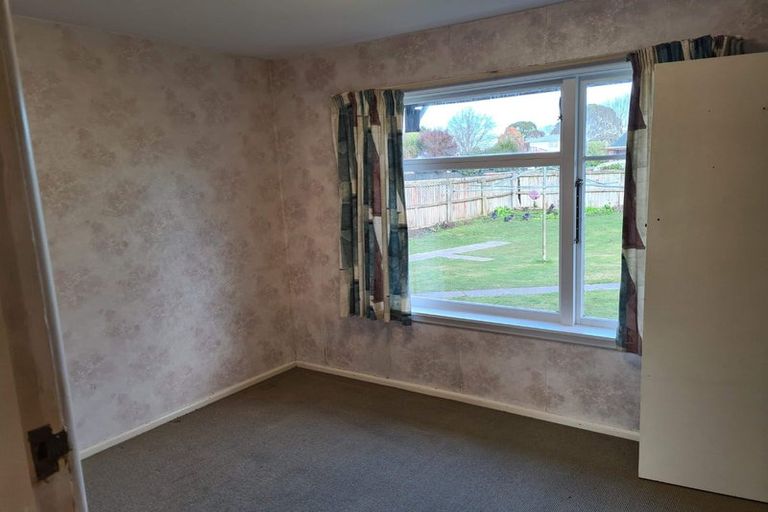 Photo of property in 69 Whitby Street, Burnside, Christchurch, 8053