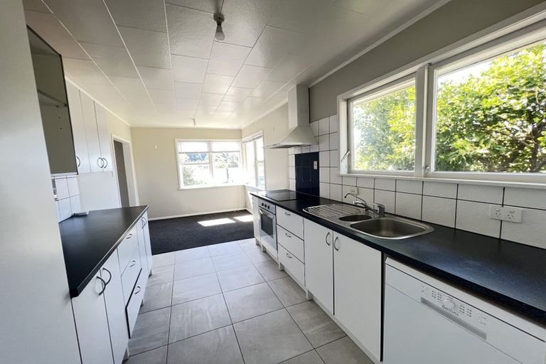 Photo of property in 234 Triangle Road, Massey, Auckland, 0614