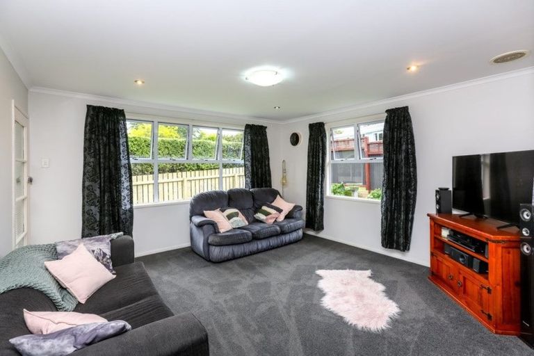 Photo of property in 10 Heaphy Street, Westown, New Plymouth, 4310