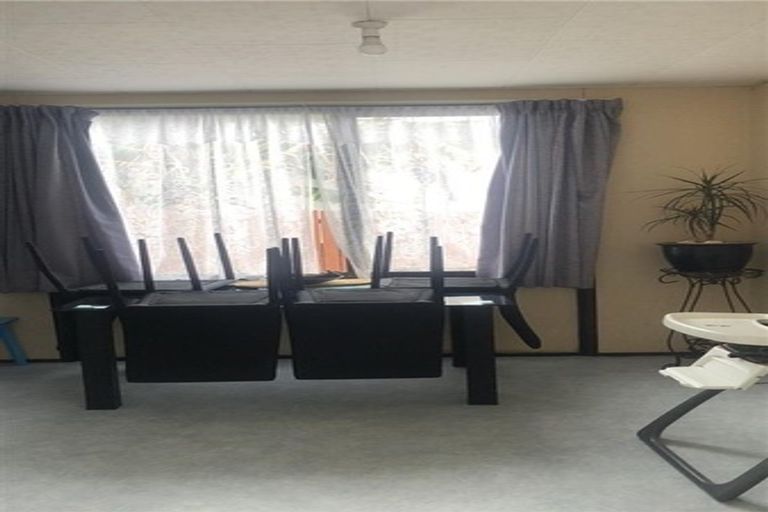 Photo of property in 2/15 Barneys Farm Road, Clendon Park, Auckland, 2103