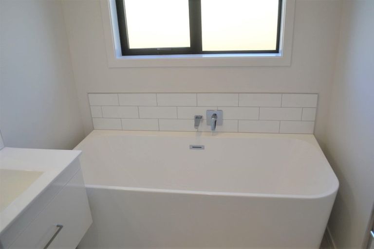 Photo of property in 48 Schooner Drive, Whitby, Porirua, 5024