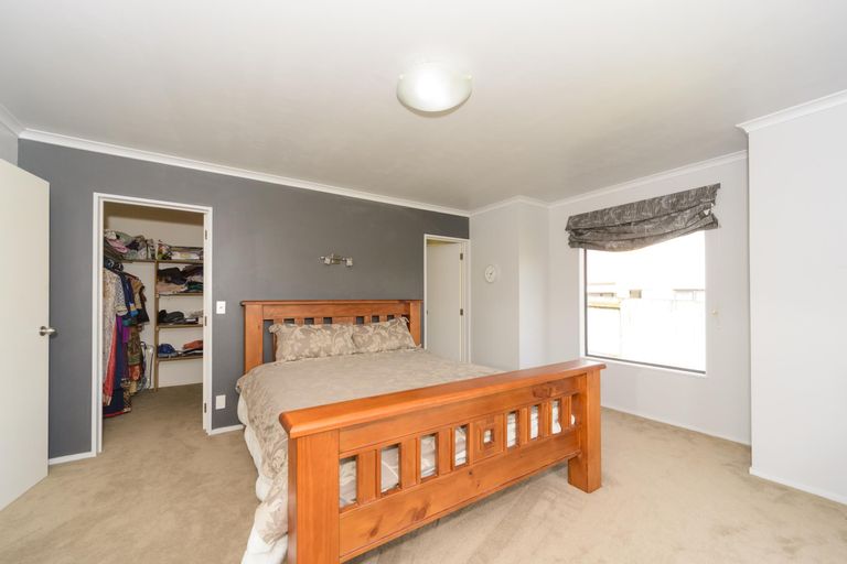 Photo of property in 22 Logan Way, Kelvin Grove, Palmerston North, 4414