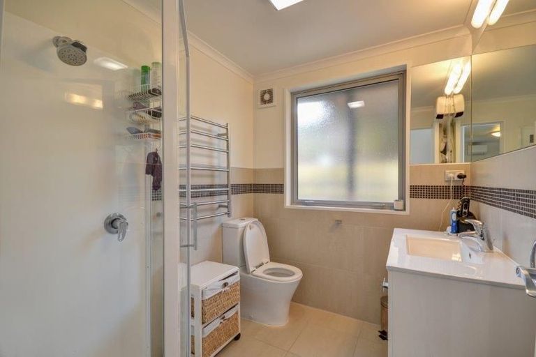 Photo of property in 8 Veint Crescent, Queenstown, 9300