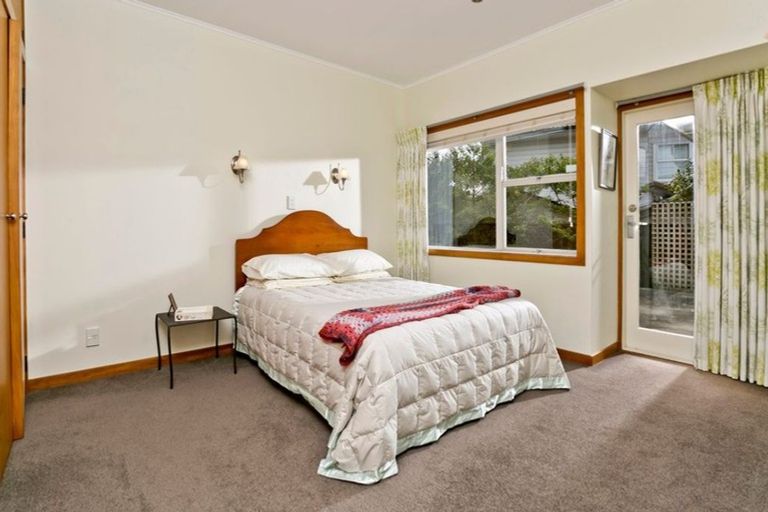 Photo of property in 26 Mcbreen Avenue, Northcote, Auckland, 0627