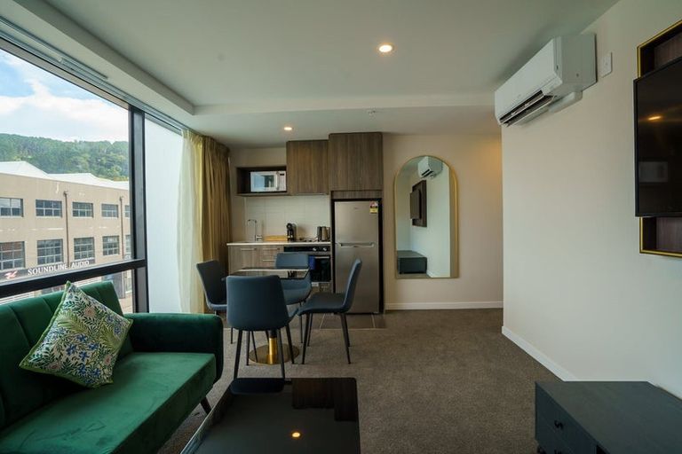 Photo of property in Proximity Apartment Hotel, 172 Thorndon Quay, Pipitea, Wellington, 6011