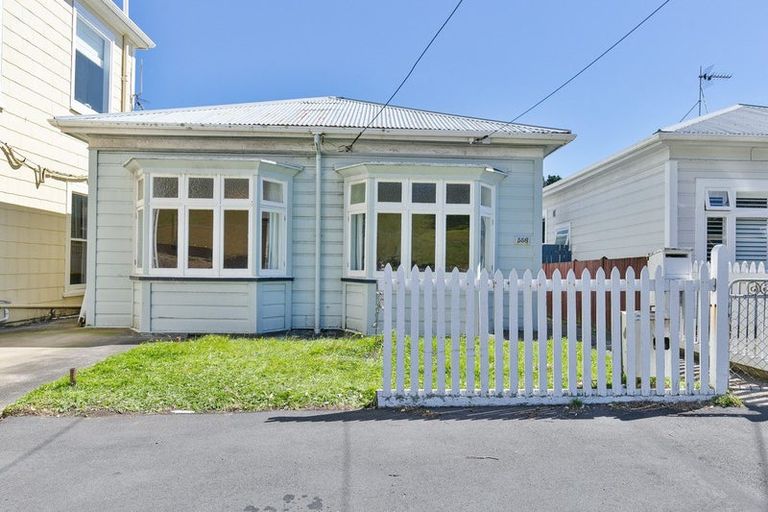 Photo of property in 558 Adelaide Road, Berhampore, Wellington, 6023