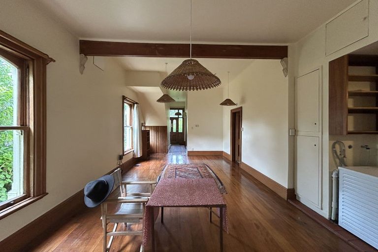 Photo of property in 90 Glenmore Street, Northland, Wellington, 6012