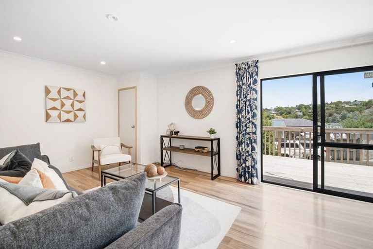 Photo of property in 1/7 Leiden Place, Totara Vale, Auckland, 0629