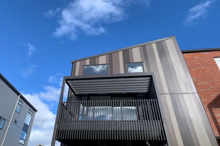 Photo of property in 8/2 Rangitamiro Place, Hobsonville, Auckland, 0616