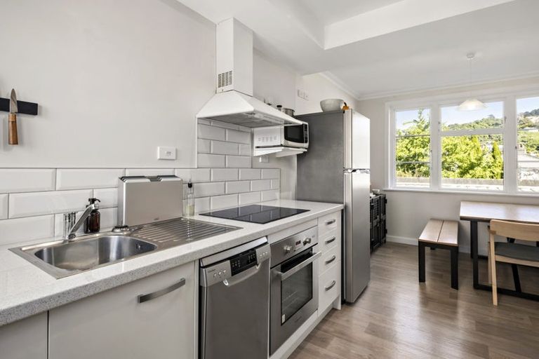 Photo of property in Winslow Apartments, 5/2 Ohiro Road, Aro Valley, Wellington, 6021