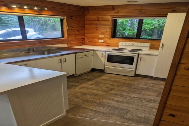 Photo of property in 2/32 Trinidad Road, Sunnynook, Auckland, 0620