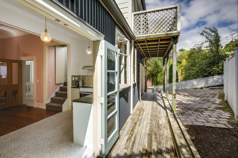 Photo of property in 2 Cameron Road, Bluff Hill, Napier, 4110