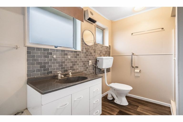 Photo of property in 66 Renfrew Street, Waikiwi, Invercargill, 9810