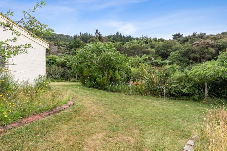 Photo of property in 41 Gardiner Grove, Wainuiomata, Lower Hutt, 5014