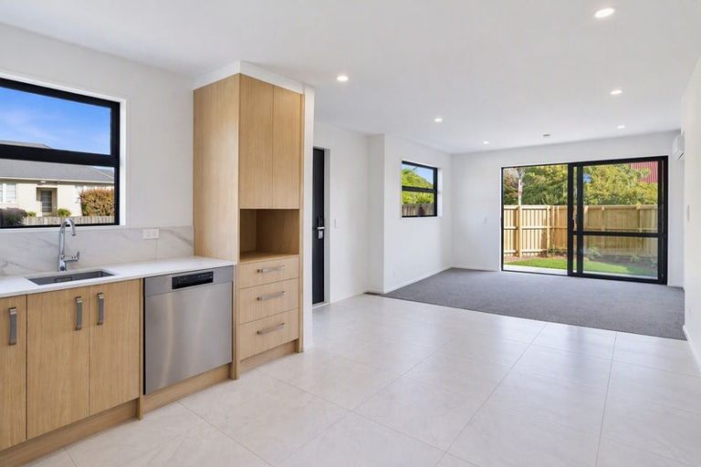Photo of property in 6/2 Huia Street, Riccarton, Christchurch, 8041