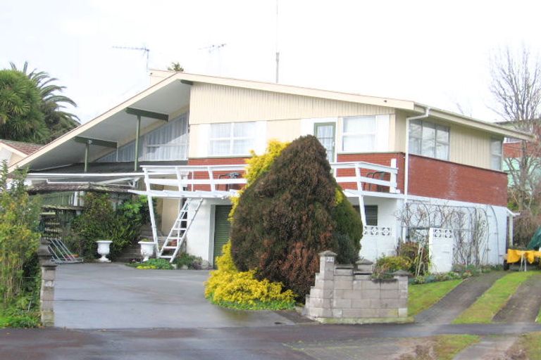 Photo of property in 2 Lewis Street, Glenview, Hamilton, 3206