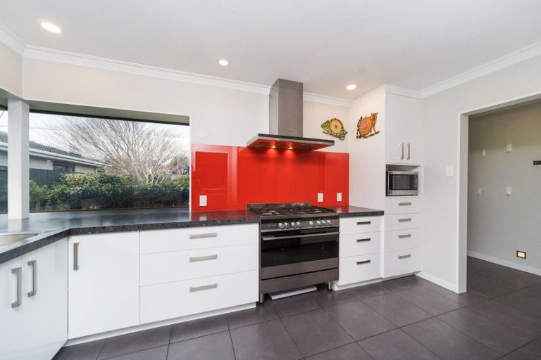 Photo of property in 108 John F Kennedy Drive, Milson, Palmerston North, 4414